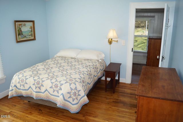 212 S Bellvue Street, Hillsborough, NC 27278