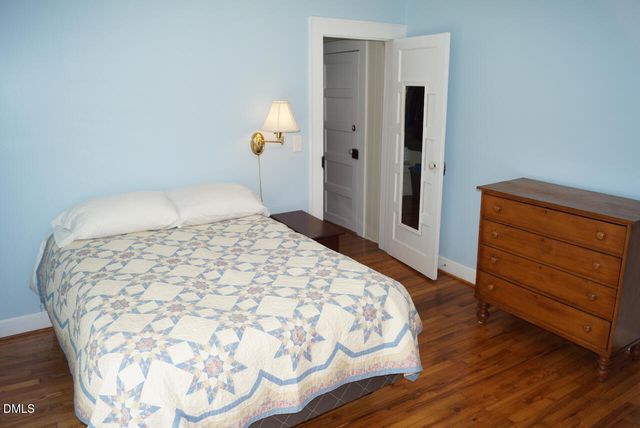 212 S Bellvue Street, Hillsborough, NC 27278