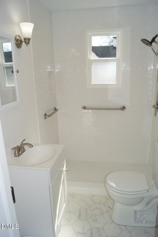 212 S Bellvue Street, Hillsborough, NC 27278