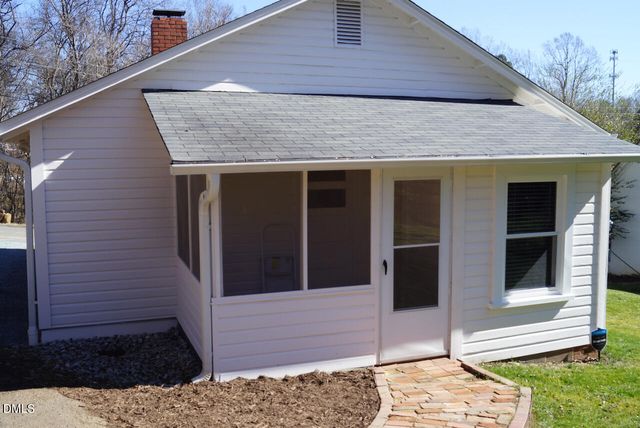 212 S Bellvue Street, Hillsborough, NC 27278