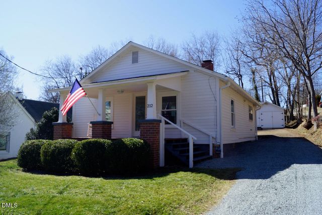 212 S Bellvue Street, Hillsborough, NC 27278