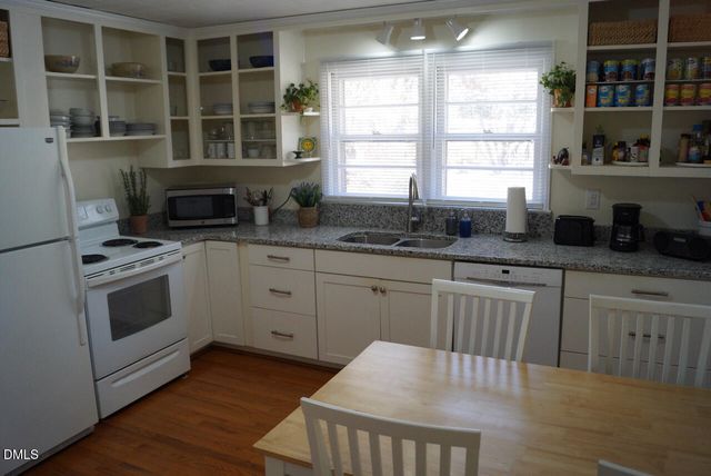 212 S Bellvue Street, Hillsborough, NC 27278