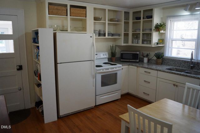 212 S Bellvue Street, Hillsborough, NC 27278