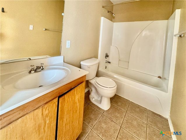 212 Dale Earnhardt Drive B, Harker Heights, TX 76548