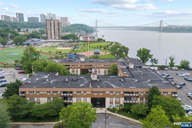 1111 River Road F26, Edgewater, NJ 07020