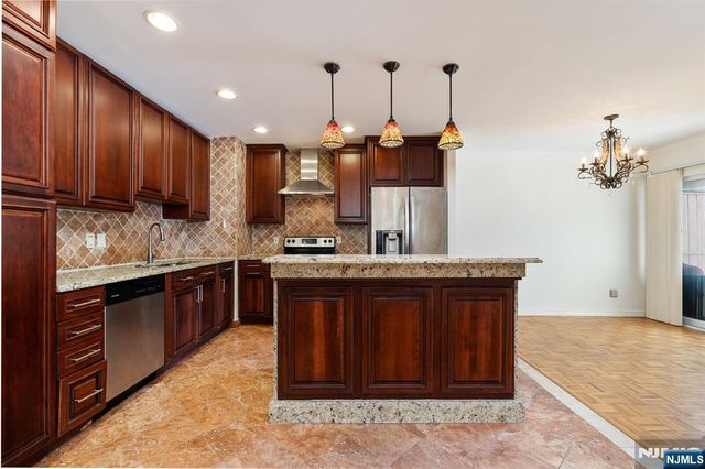 1111 River Road F26, Edgewater, NJ 07020