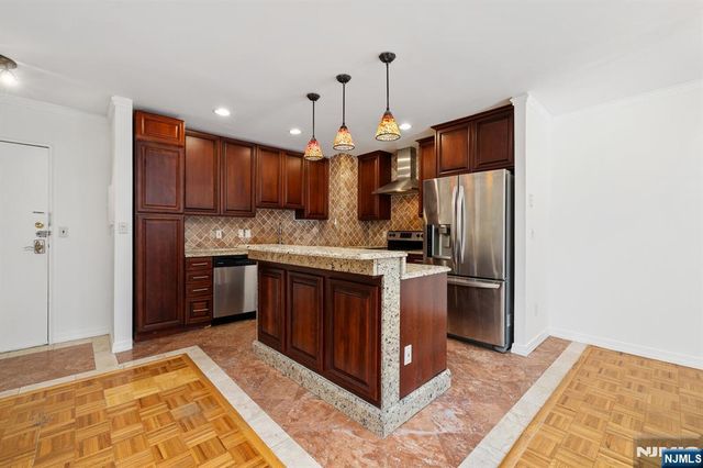 1111 River Road F26, Edgewater, NJ 07020