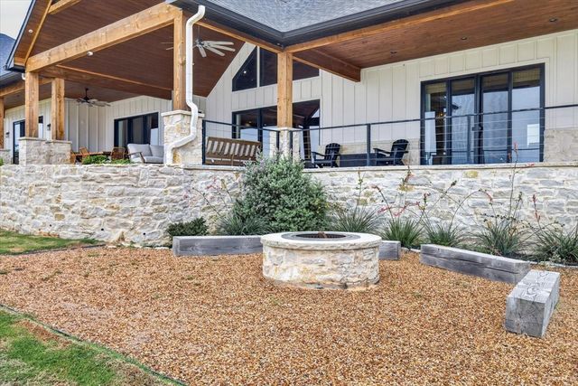 762 Sunset Court, Mabank, TX 75143