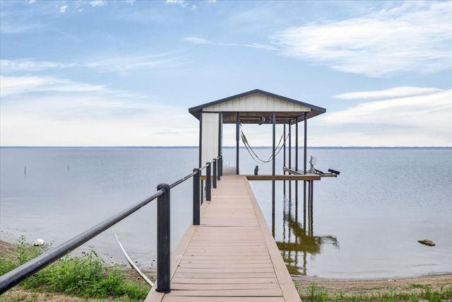 762 Sunset Court, Mabank, TX 75143