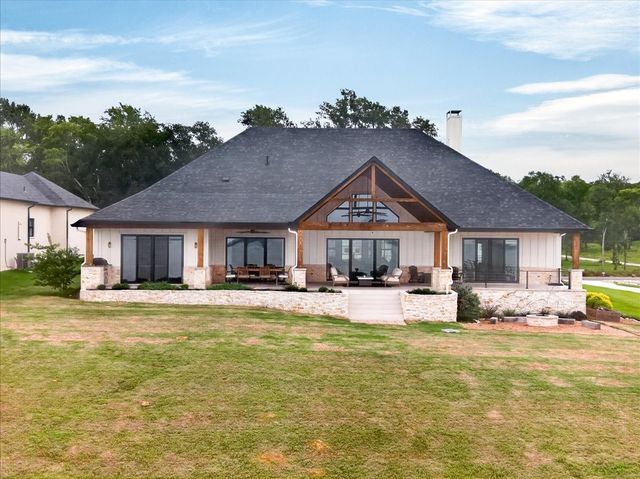 762 Sunset Court, Mabank, TX 75143