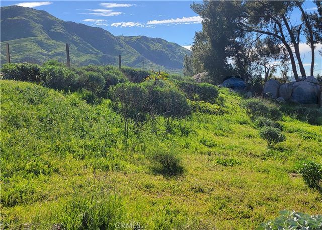 2935 Galaxie Heights Road, Riverside, CA 92507