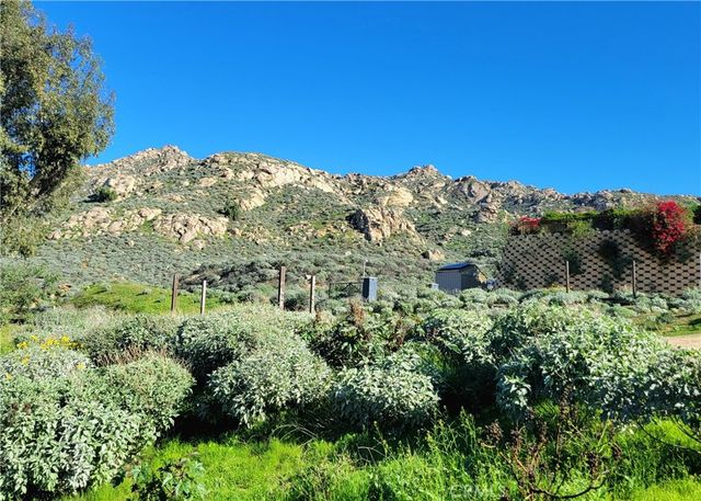 2935 Galaxie Heights Road, Riverside, CA 92507