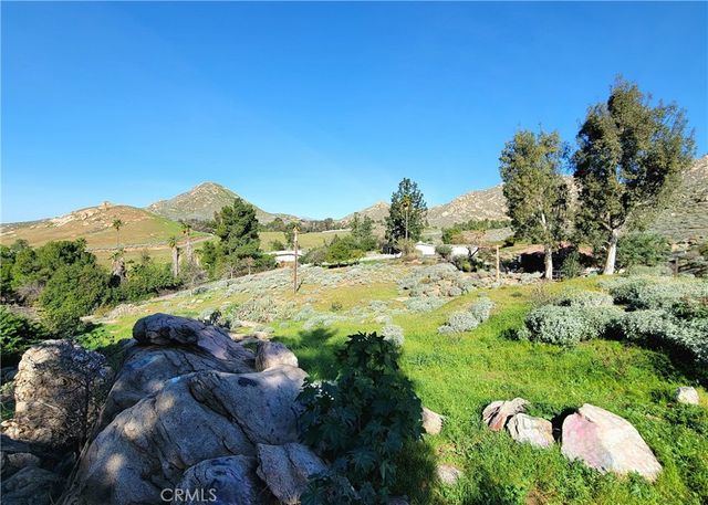 2935 Galaxie Heights Road, Riverside, CA 92507