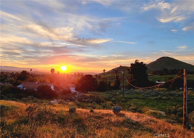 2935 Galaxie Heights Road, Riverside, CA 92507