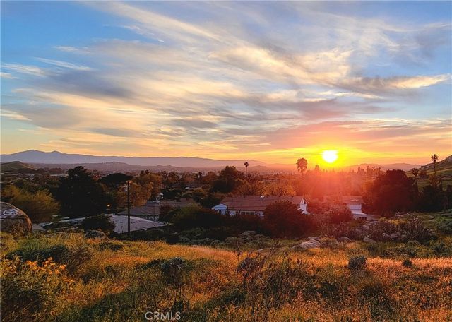 2935 Galaxie Heights Road, Riverside, CA 92507