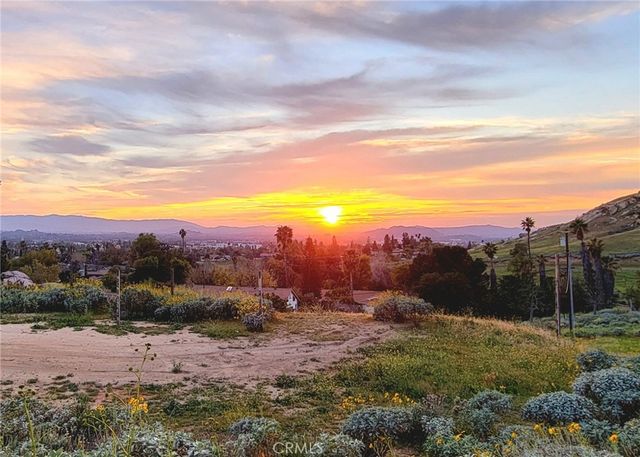 2935 Galaxie Heights Road, Riverside, CA 92507