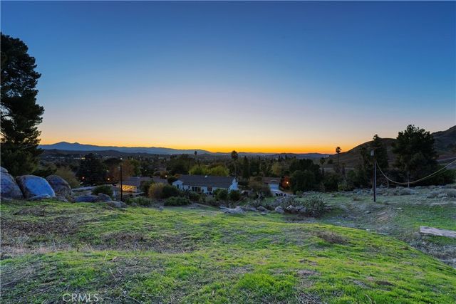 2935 Galaxie Heights Road, Riverside, CA 92507