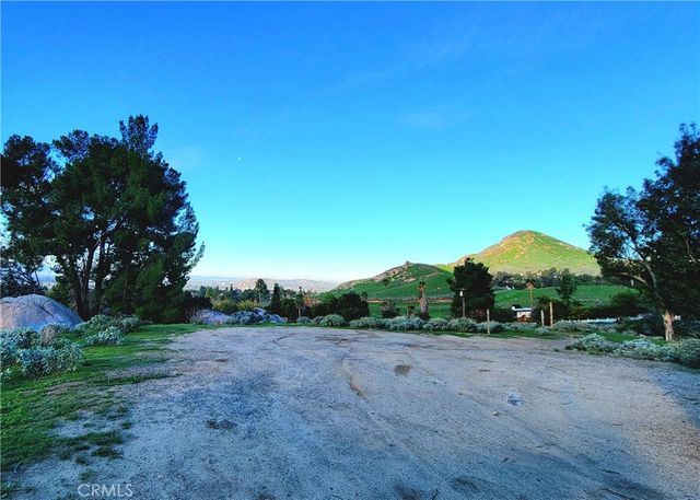 2935 Galaxie Heights Road, Riverside, CA 92507