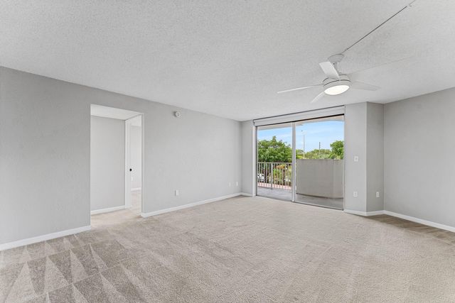 1300 NE Miami Gardens Drive 308E, Miami, FL 33179
