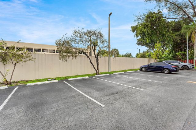 1300 NE Miami Gardens Drive 308E, Miami, FL 33179