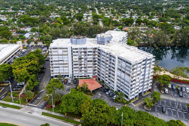 1300 NE Miami Gardens Drive 308E, Miami, FL 33179