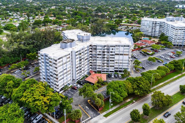 1300 NE Miami Gardens Drive 308E, Miami, FL 33179