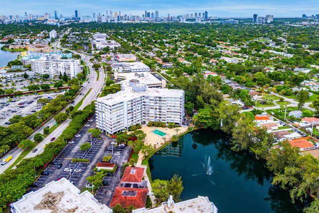 1300 NE Miami Gardens Drive 308E, Miami, FL 33179