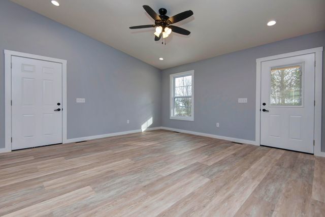 301 W Bedford Street, Marshfield, MO 65706