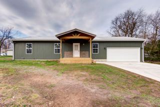 301 W Bedford Street, Marshfield, MO 65706