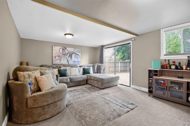 24061 Rensselaer Street, Oak Park, MI 48237