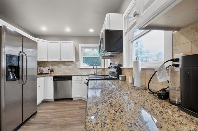 24061 Rensselaer Street, Oak Park, MI 48237