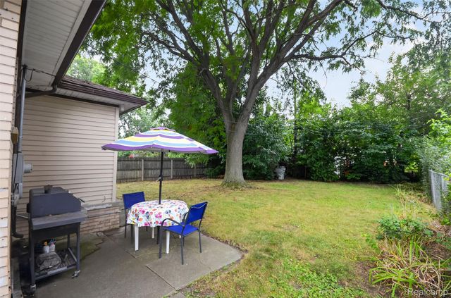 24061 Rensselaer Street, Oak Park, MI 48237