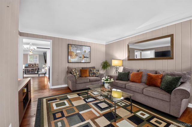 24061 Rensselaer Street, Oak Park, MI 48237