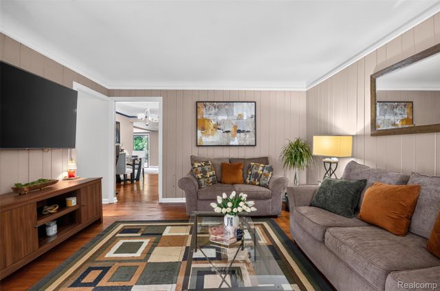 24061 Rensselaer Street, Oak Park, MI 48237