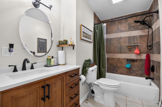 24061 Rensselaer Street, Oak Park, MI 48237
