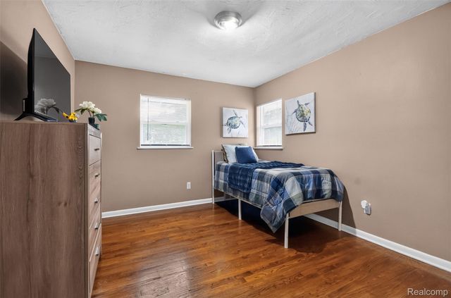 24061 Rensselaer Street, Oak Park, MI 48237