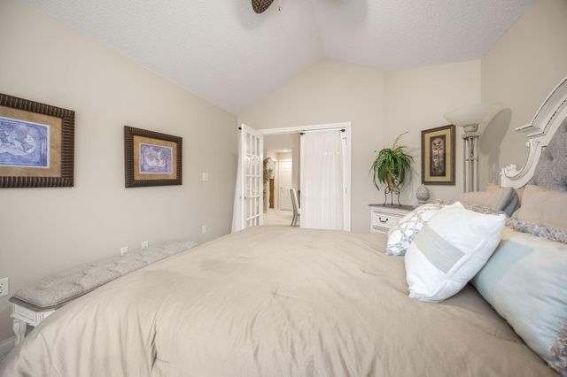 334 Cathederal Place, Bronston, KY 42518