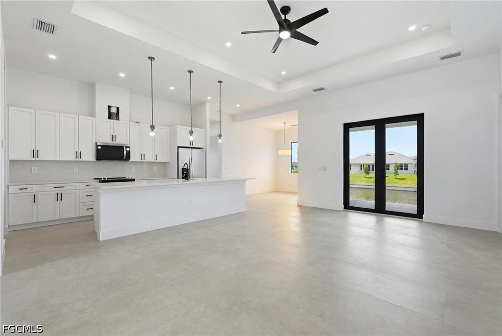 Image 11 of property listing at 227 NE 15th ST, Cape Coral, FL 33909