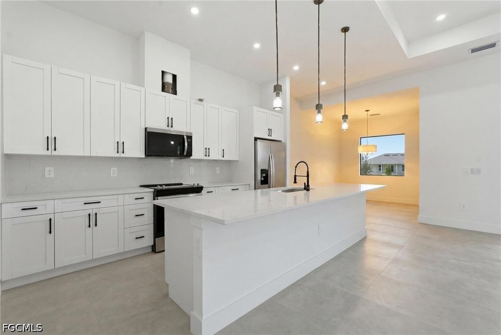 Image 16 of property listing at 227 NE 15th ST, Cape Coral, FL 33909
