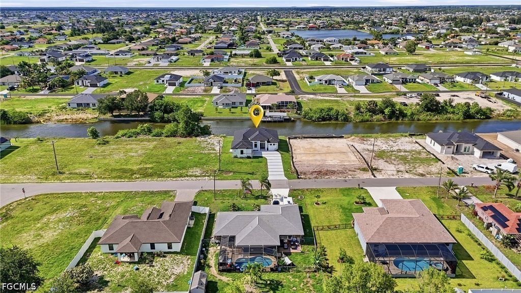 Image 4 of property listing at 227 NE 15th ST, Cape Coral, FL 33909
