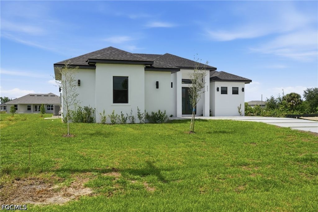 Image 5 of property listing at 227 NE 15th ST, Cape Coral, FL 33909
