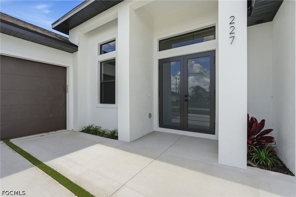 Image 7 of property listing at 227 NE 15th ST, Cape Coral, FL 33909