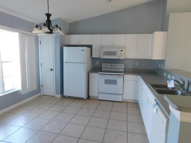 4009 E GATOR CIRCLE, Cape Coral, FL 33909