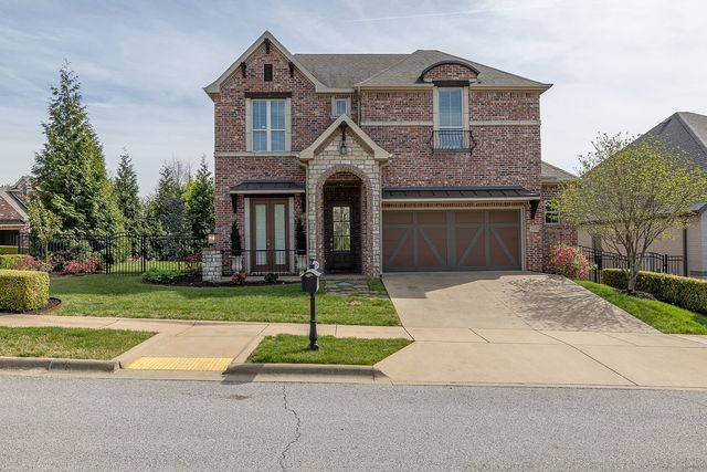 1235 E Adelaide Lane, Fayetteville, AR 72703