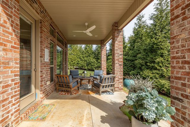 1235 E Adelaide Lane, Fayetteville, AR 72703