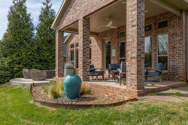 1235 E Adelaide Lane, Fayetteville, AR 72703