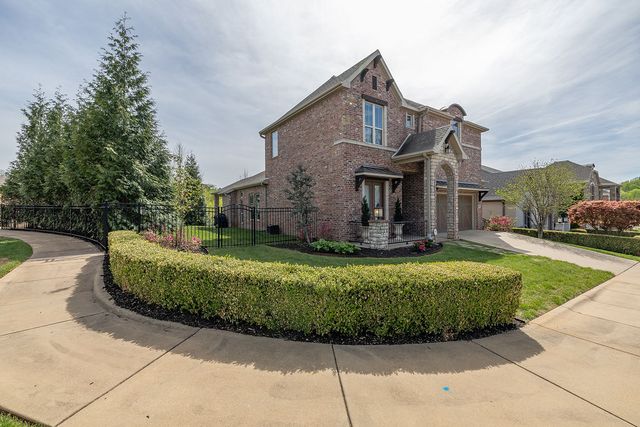 1235 E Adelaide Lane, Fayetteville, AR 72703