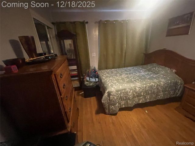 9526 Grandmont Avenue, Detroit, MI 48227