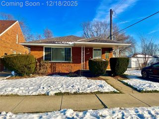9526 Grandmont Avenue, Detroit, MI 48227