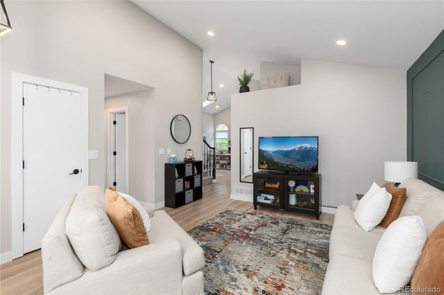 9561 Brentford Drive, Littleton, CO 80130